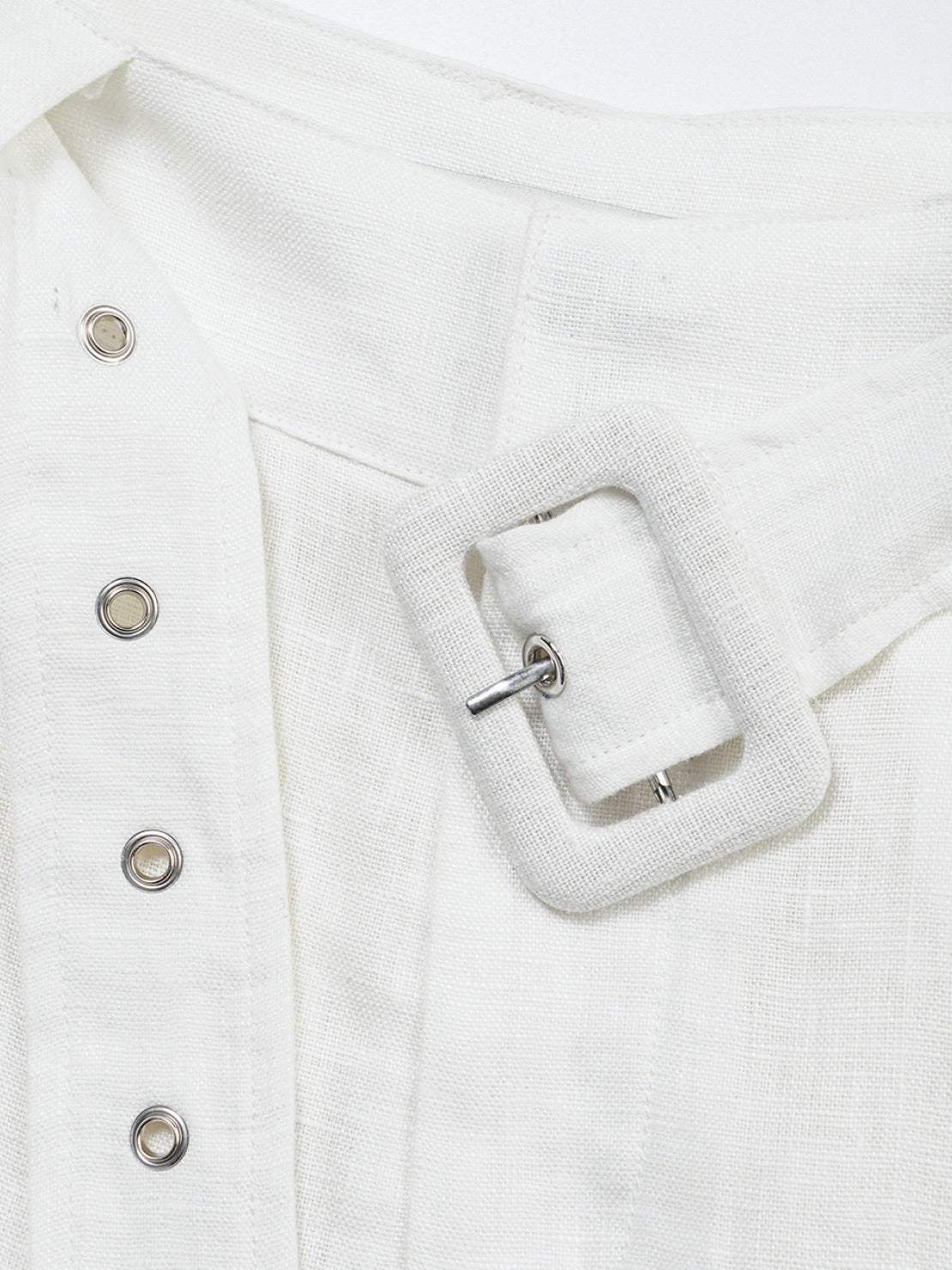 White 100% linen belted shorts with high-rise waist and wide-leg fit