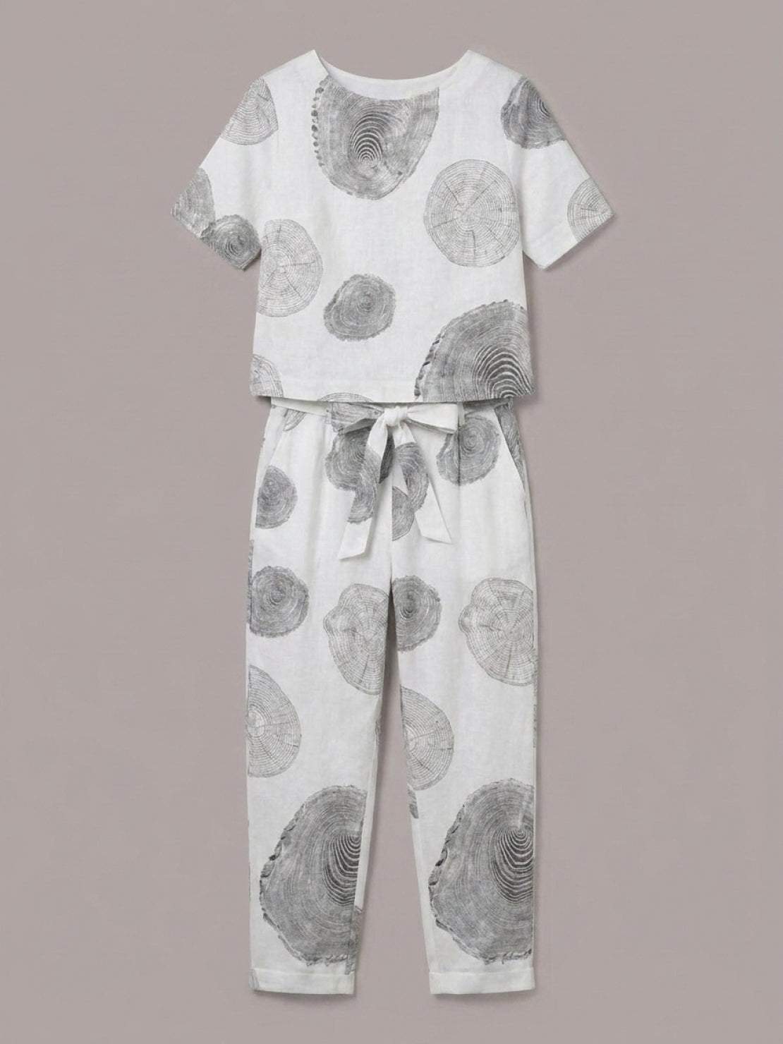 cotton-linen set relaxed two-piece breathable monochrome outfit with short-sleeve top and straight-leg pants