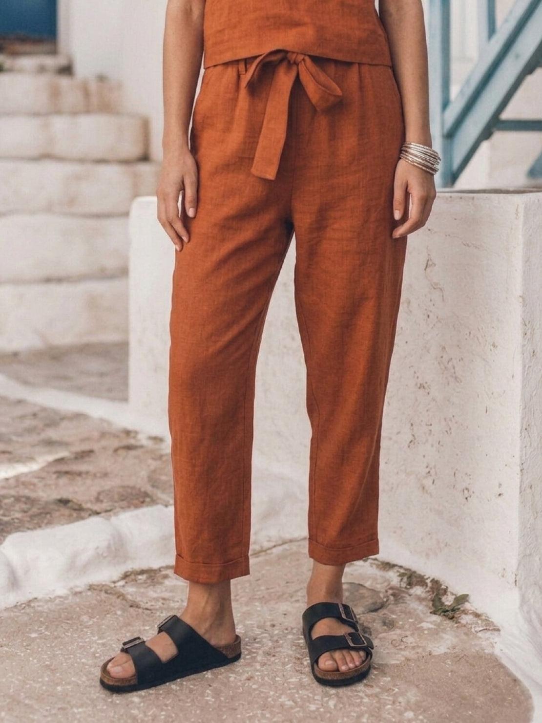 Women’s cotton-linen set with relaxed short-sleeve top and straight-leg pants in a monochrome palette