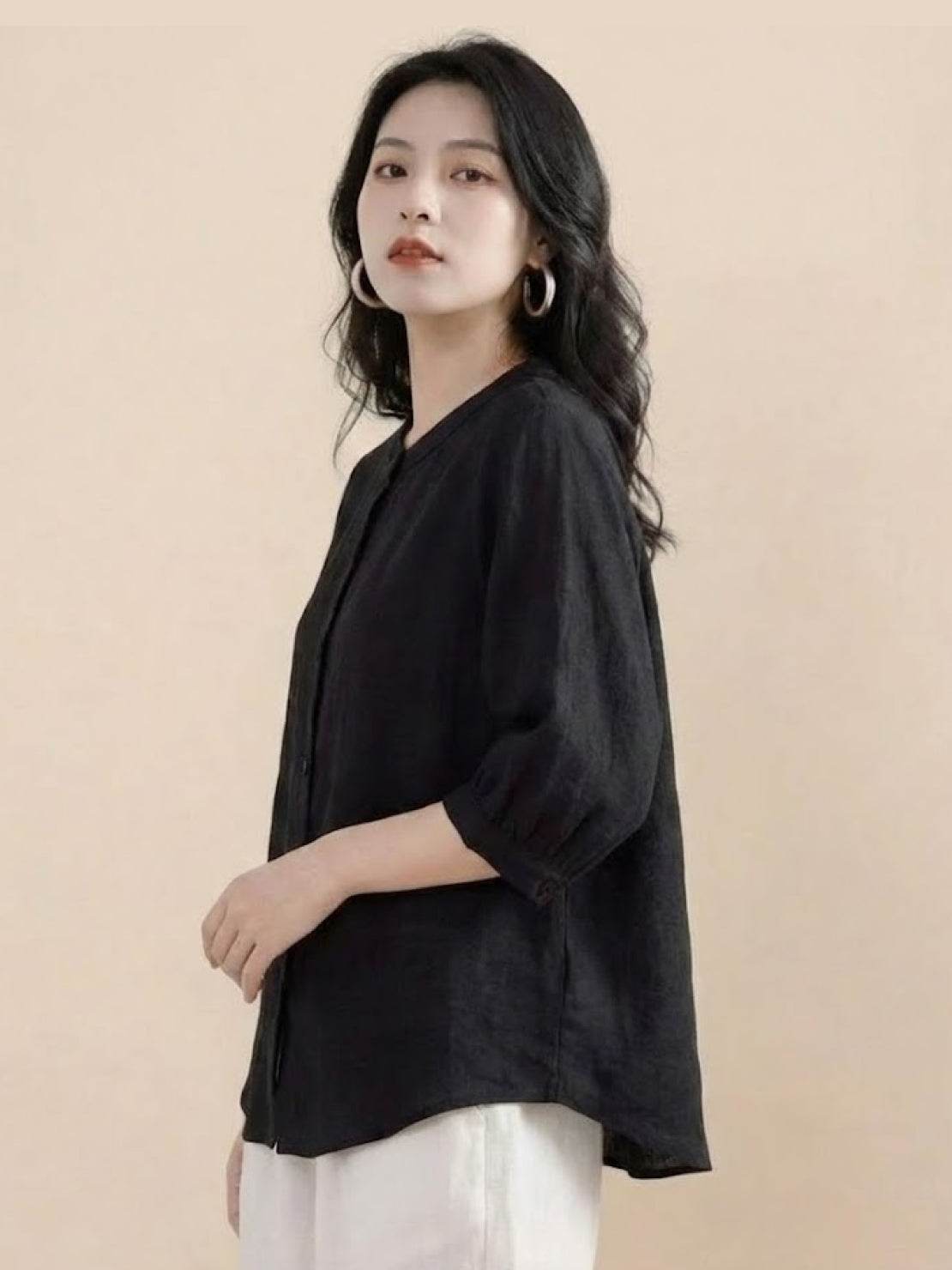 Relaxed loose breathable linen black blouse with three-quarter sleeves for women
