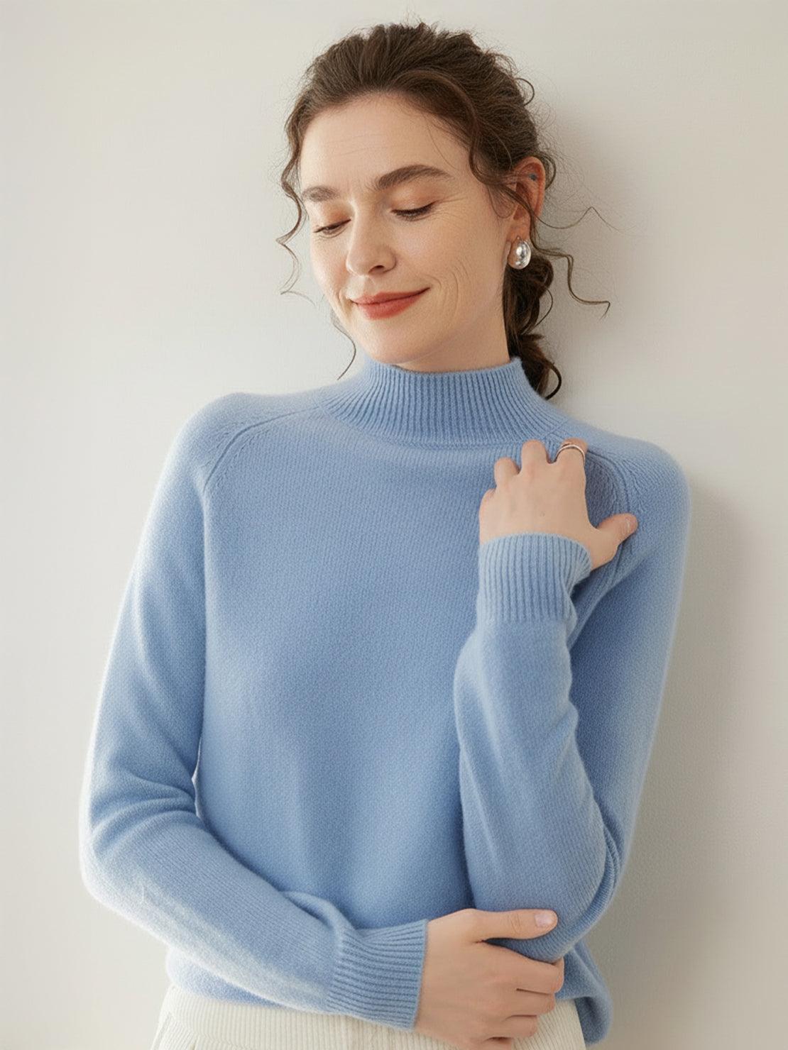 Lightweight 100% Italian cashmere sweater with mock-neck and regular fit, soft and warm for versatile wear