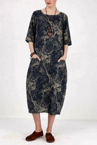 Blue Japanese porcelain print midi dress with 3/4 sleeves and oversized pockets