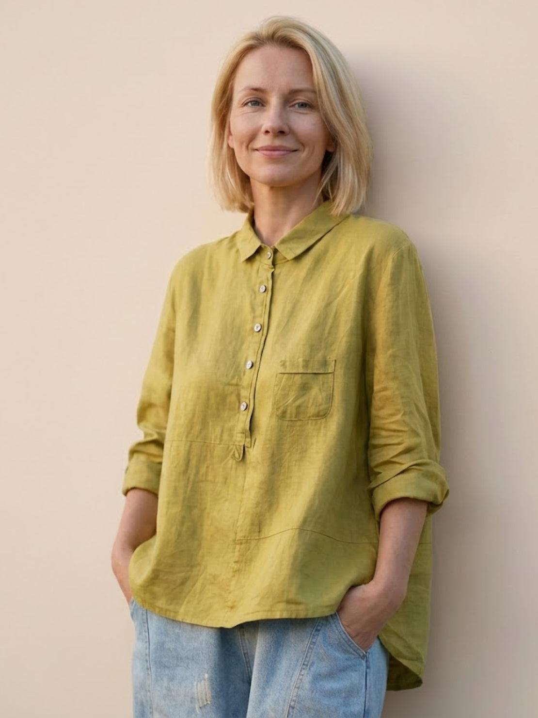 Breathable vintage linen shirt in cotton-linen blend for casual chic and travel-friendly style